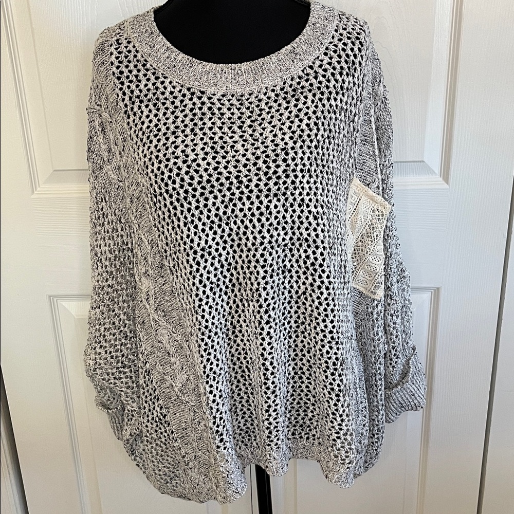 POL Gray Open Weave Crochet Cropped Knit Slouchy Sweater Size Medium